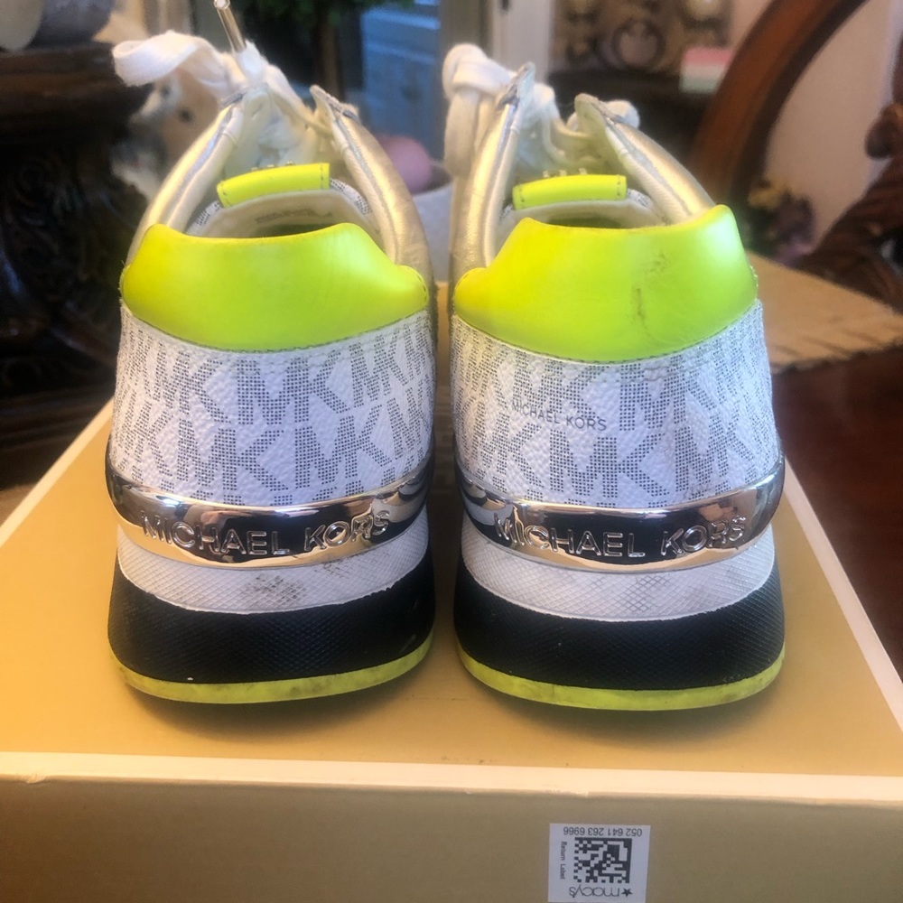 Michael Kors Sneakers - Picture 3 of 7